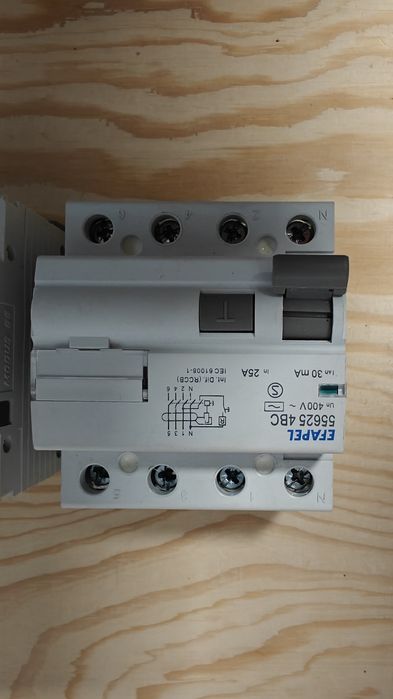 Material eléctrico Efapel