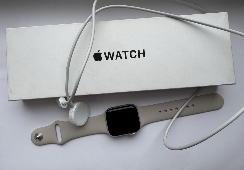 Apple Watch SE 2 (2022) 40mm GPS Starlight — ідеальний стан
