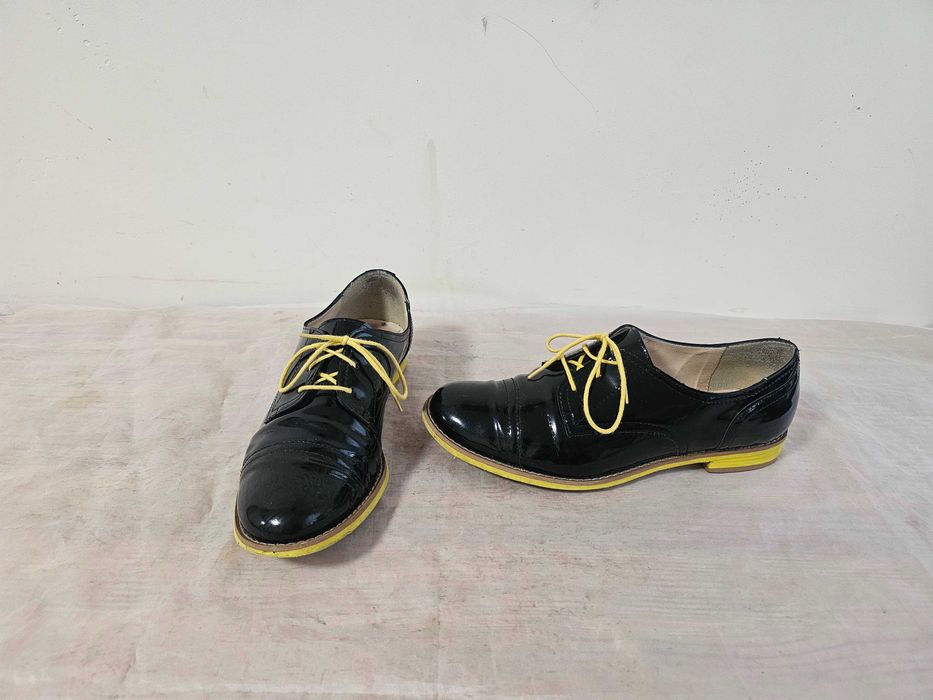Buty damskie skórzane lakierki Wojas rozmiar 37 wkładka 24 cm
