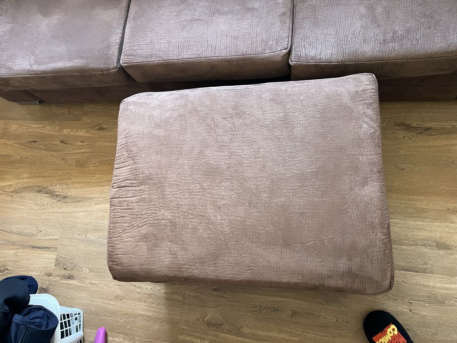 Sofá cama 3 lugares com puff