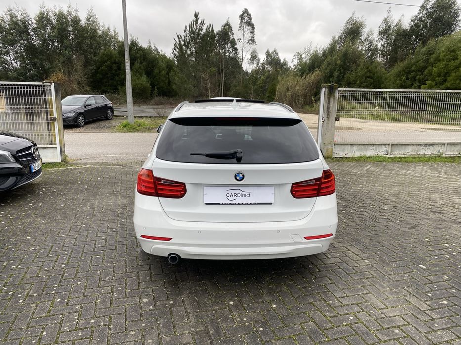 BMW 320d Sport Auto - GPS + Teto panorâmico + Vidros