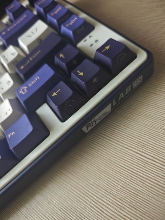 Механическая игровая клавиатура Royal kludge rk r75