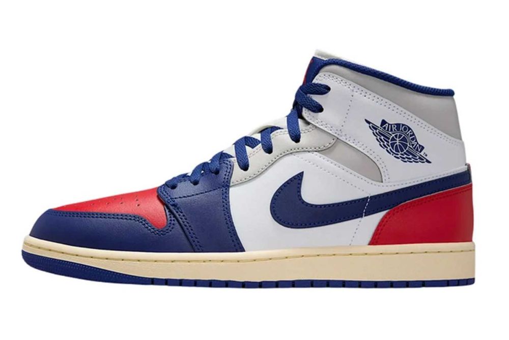 buty meskie Nike Air Jordan 1 Mid
Rare Air r. 45 EU