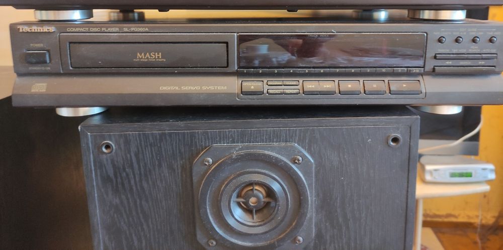 Zestaw audio (kolumny, wzmacniacz i odtwarzacz CD)