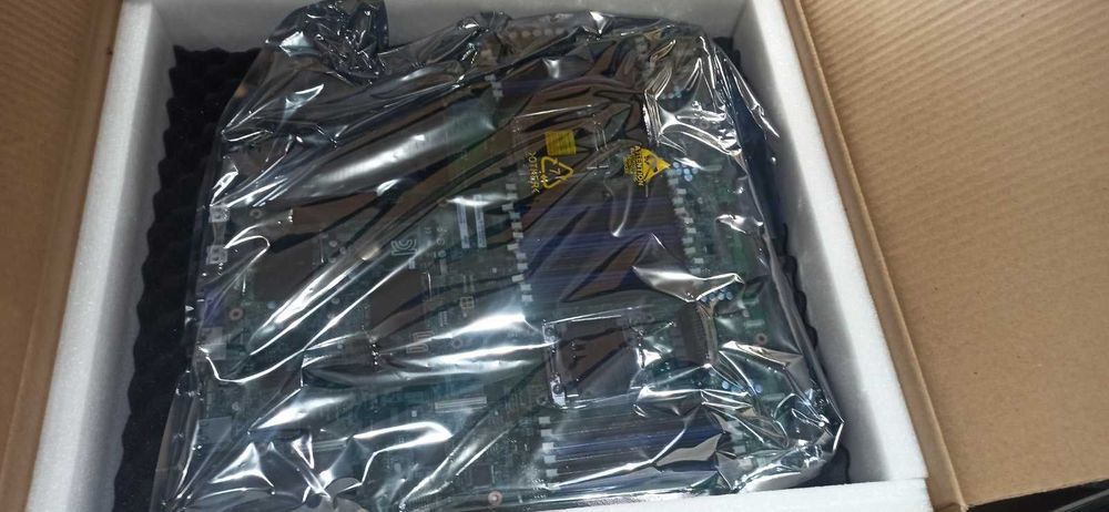 Серверна плата Intel 2600WT2R