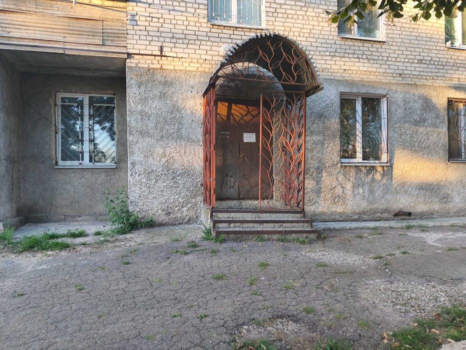 магазин Ізюм Лондонська 14/100, 55.9 м