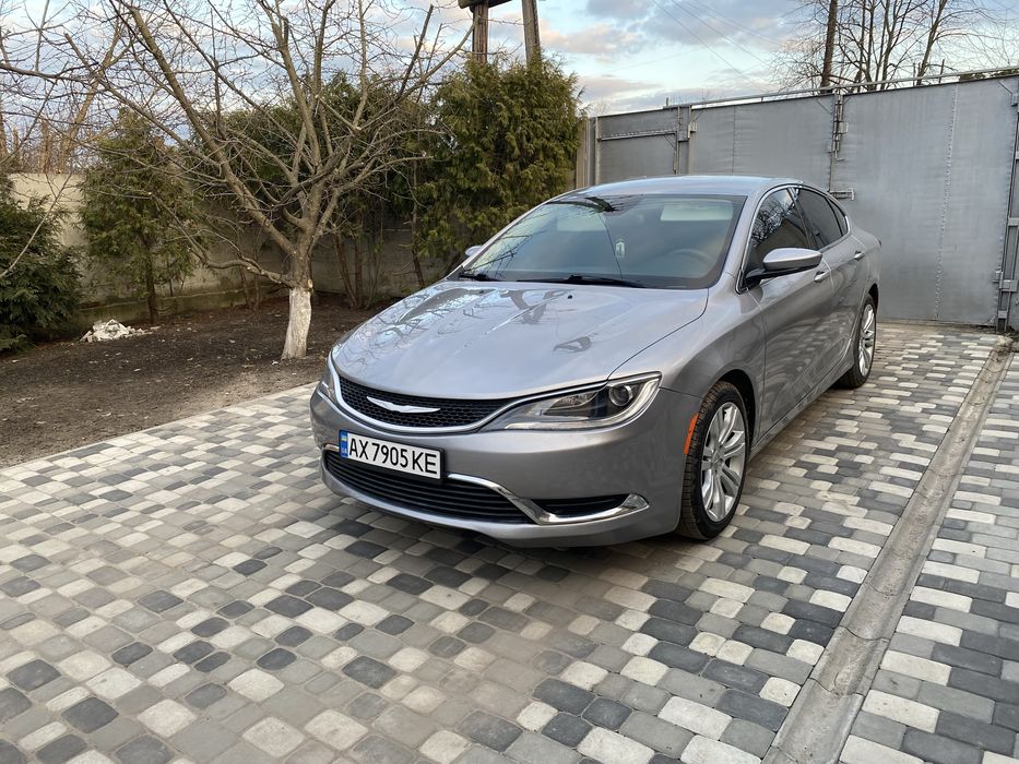 Продам крайслер 200