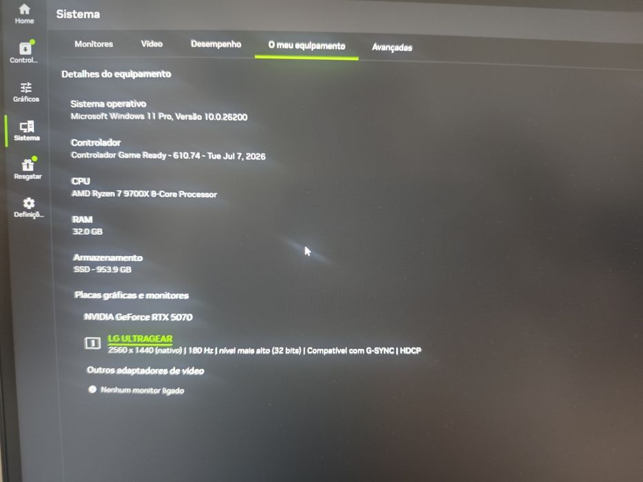 Computador desktop com monitor