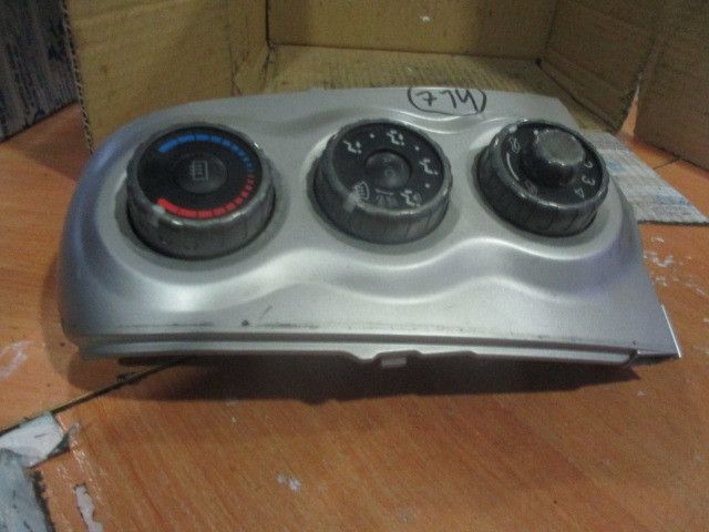 Comando chauffage / sofagem TOYOTA Yaris (_P9_)
