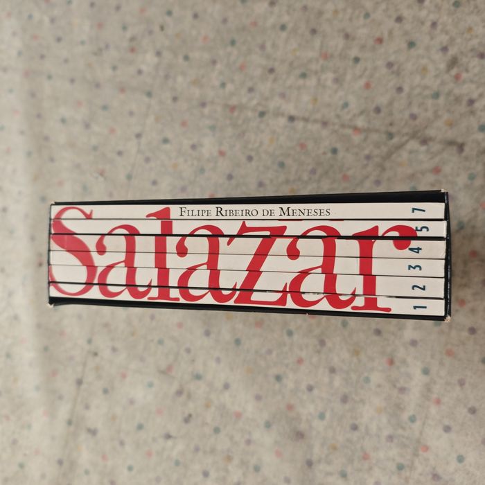 Coleção de livros do expresso -Salazar