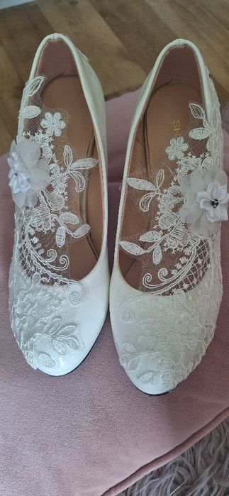 Nowe buty ślubne białe szpilki