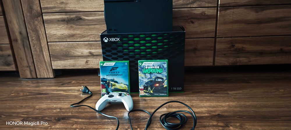 Xbox series X + forza motorsport 8 + NFS Unbound