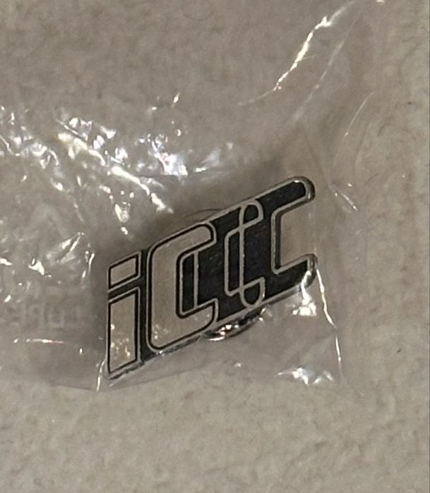 Nowa przypinka z logo PKP INTERCITY