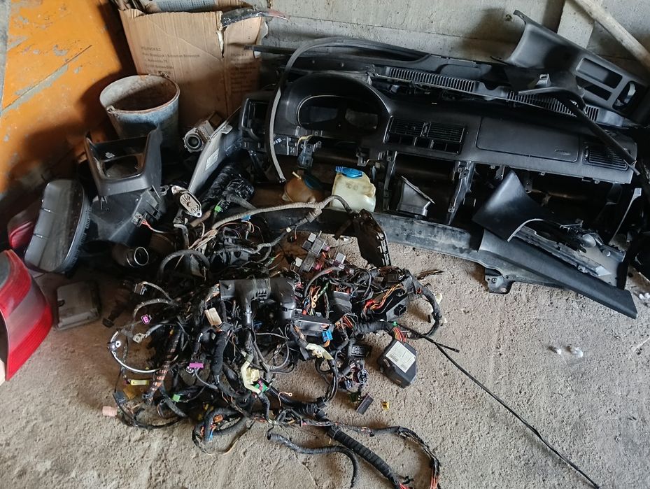 Cały na części golf 4