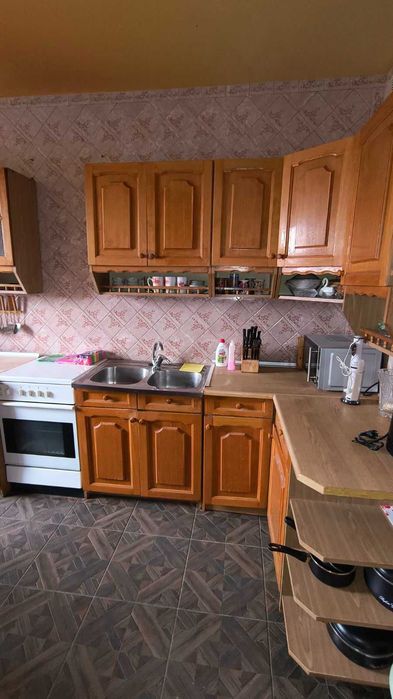 Продам 3 кімнатну квартиру загальна площа 90 кв.м. вул. Садова 6/12 з ремонтом та меблю 60000 у.е.