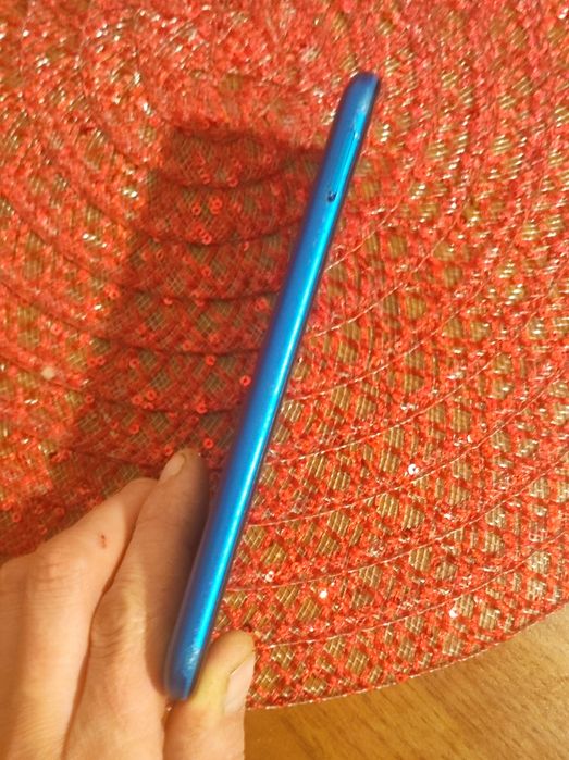 Продам телефон samsung m11