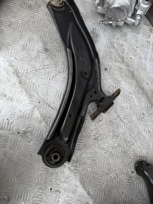 Рычаг передний ниссан рог nissan rogue xtrail t32 год 16