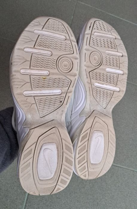 Продам оригінальні кросівки Nike M2K Tekno