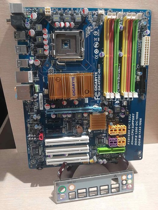 Материнська плата Gigabyte GA-EP35C-DS3R, s775, P35, ddr2/ddr3, RAID