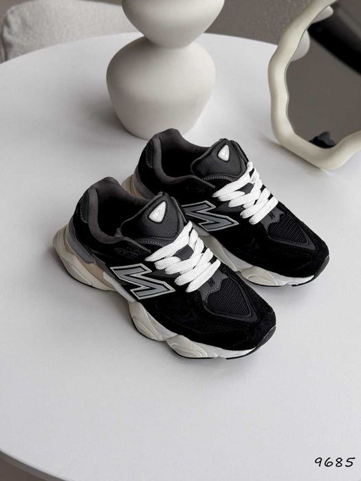 Жіночі кросівки зашеві на весну (36-41) Нью Беланс 9060 чорні-білі