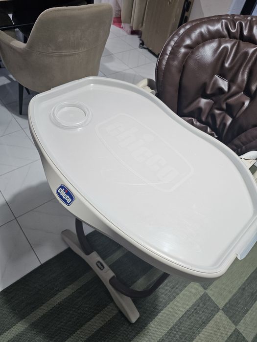 Cadeira-meza de bebe Chicco .Bom estado