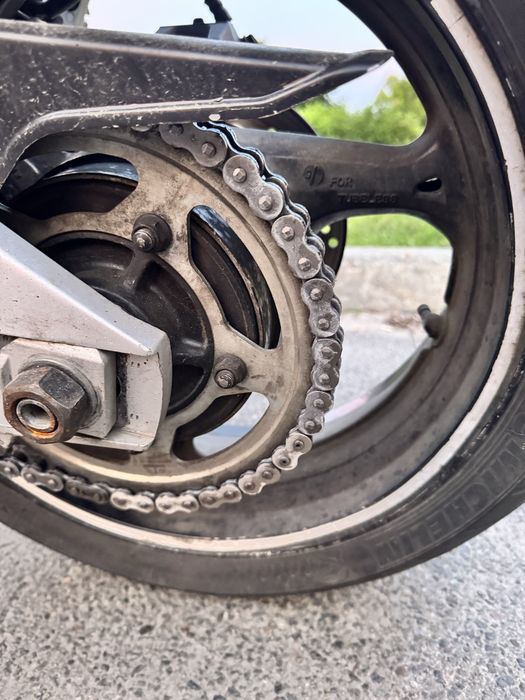 Suzuki gsr 600 2006 рік