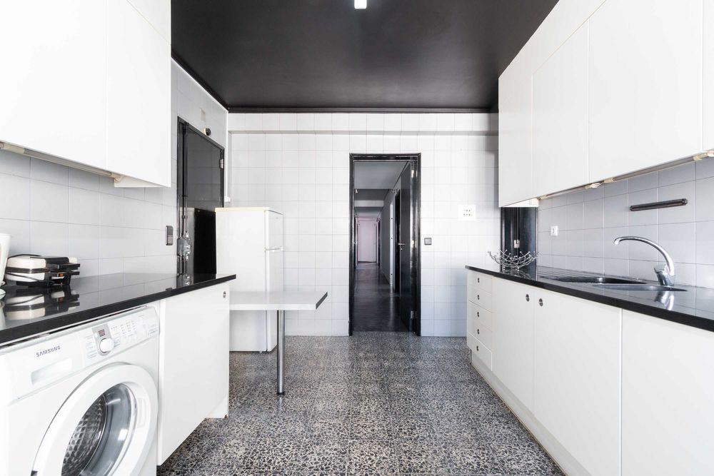 Quarto em Oeiras com vista de mar para Arrendar