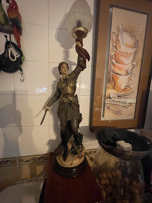 Título: Candeeiro Joana D’Arc em estilo vintage/coleção