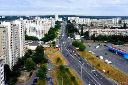 Найближчі ст. метро Мінська, Героїв Дніпра. вул. Полярна 3