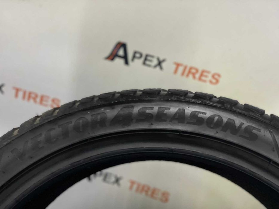 Продам пару всесезонних шин GoodYear 225/40 R18 225*40 R18 20001847