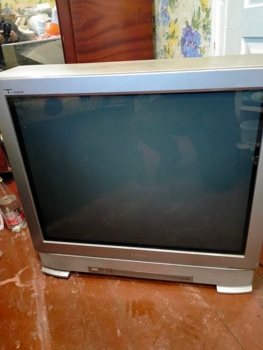 Віддам даром телевізор Panasonic