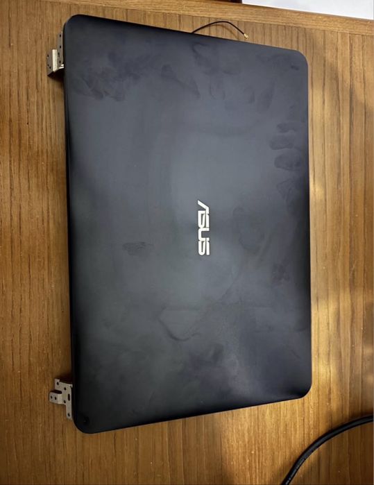 Ecra asus com tampro