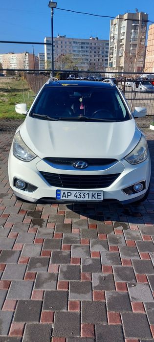 Повнопривідний кросовер в гарному стані