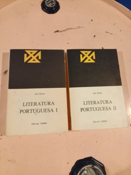 2 livros de literatura portuguesa