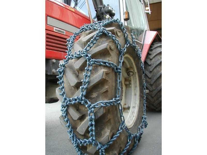 Łańcuchy śniegowe z kolcami 20,8-38; 520/85-38 Zetor