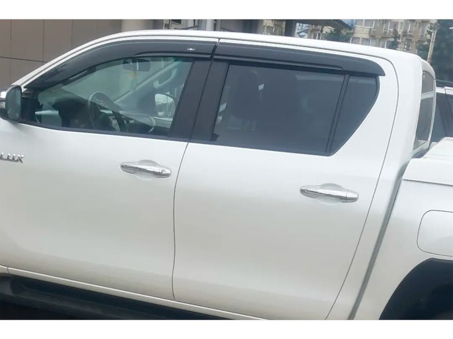 Toyota Hilux 2015- рр. Вітровики (4 шт, HIC)