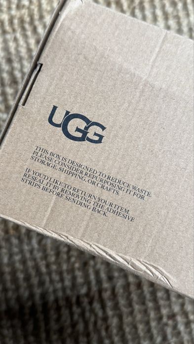 UGG fluffy momma sugar slide 2’