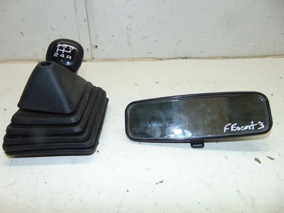 Ford Escort MK3 fole velocidades/Espelho interior