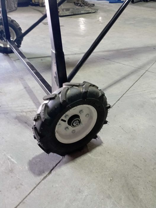 Шнековый погрузчик, подборщик, загрузчик зерна