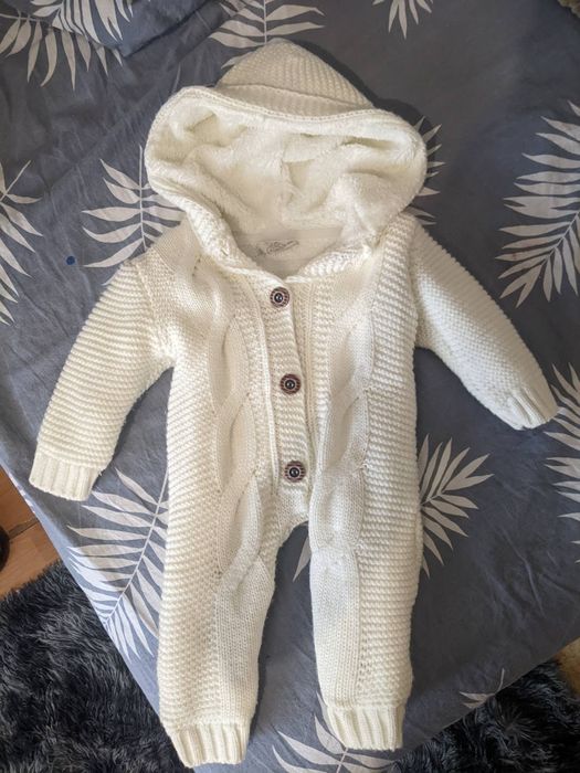 Комбінезон в'язаний