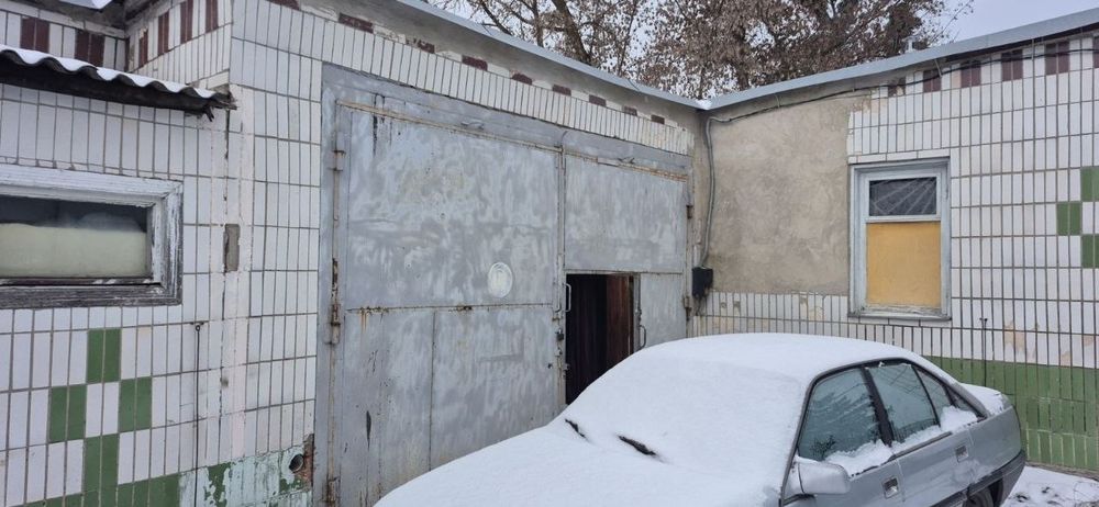 Продам гараж в районі центру переливання крові можна під СТО