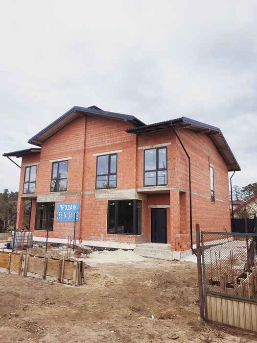 Продаж котеджів смт.Брюховичі