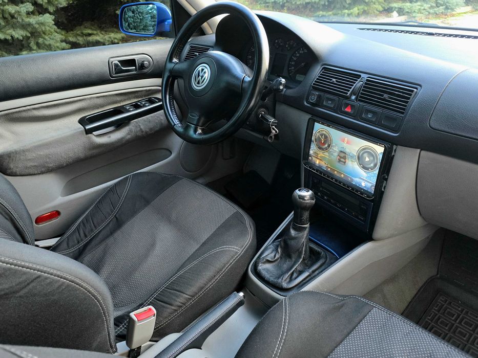 Volkswagen Golf 2000г.в. 1.6 газ-бензин