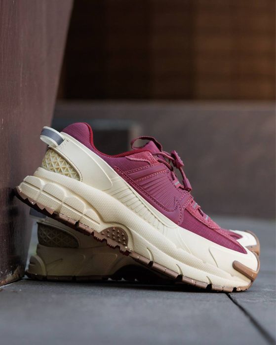 Nike Zoom Vomero Roam Team Red