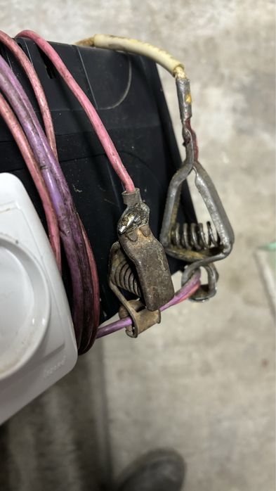 Блок безперебійного живлення перероблений в інвертор 12В -220В