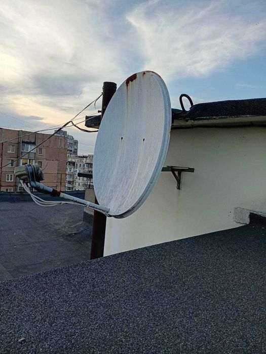 Супутникова антенна
