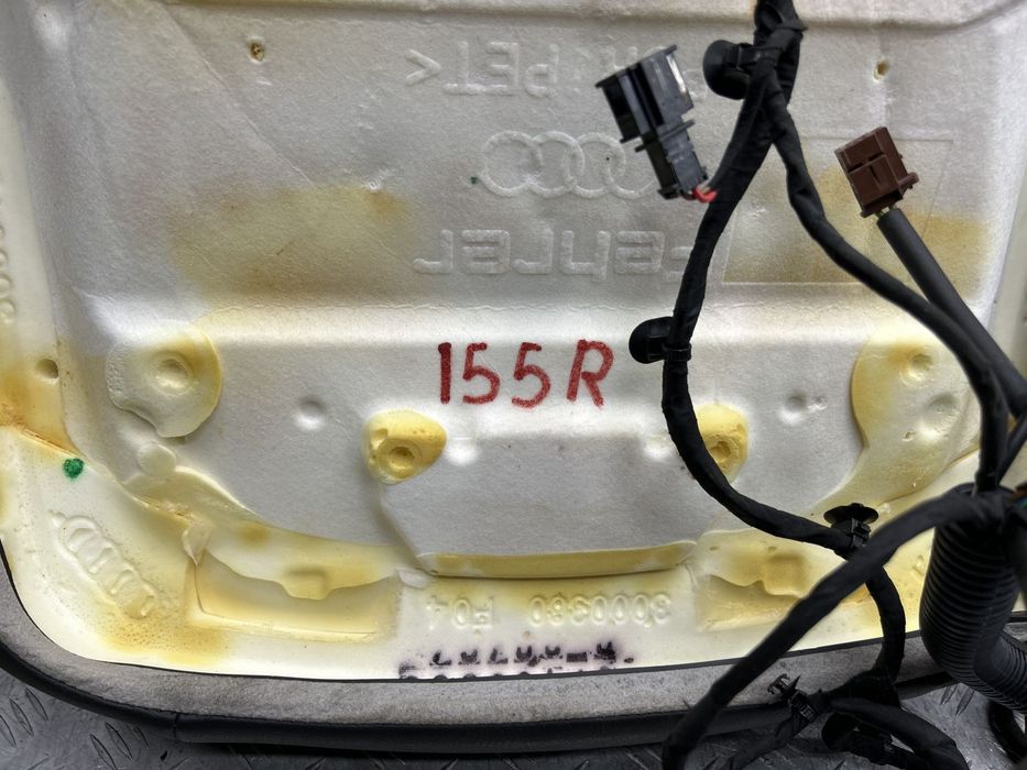 Нагревательный элемент правый 4M0898522D для Audi Q7 4M 2016-2024