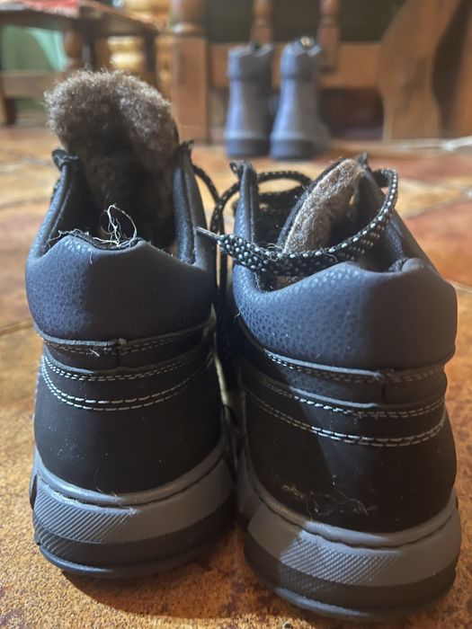 Продам чоловічі,зимні черевики