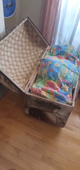 arca em pele de vaca antiga