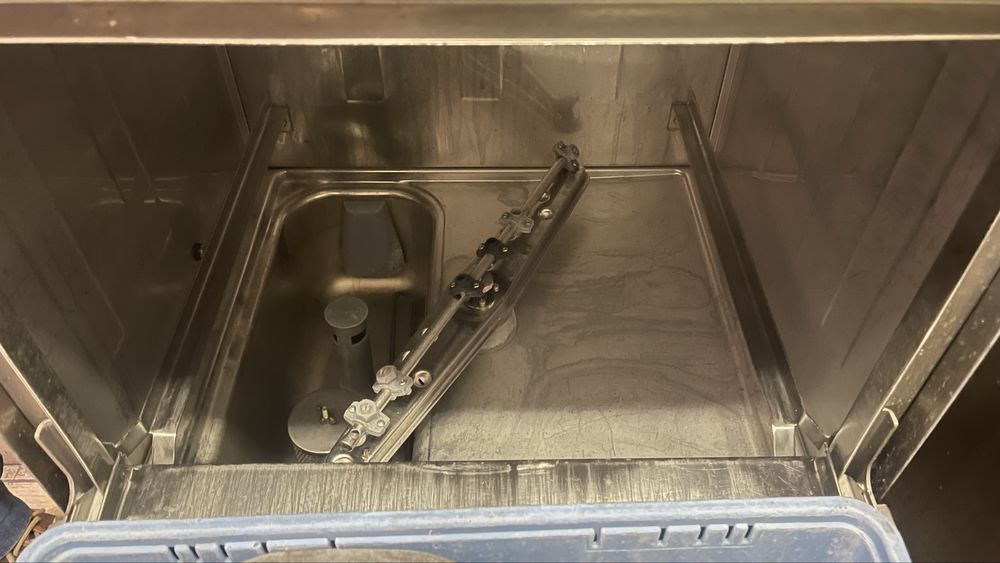 Maquina de pratos industrial